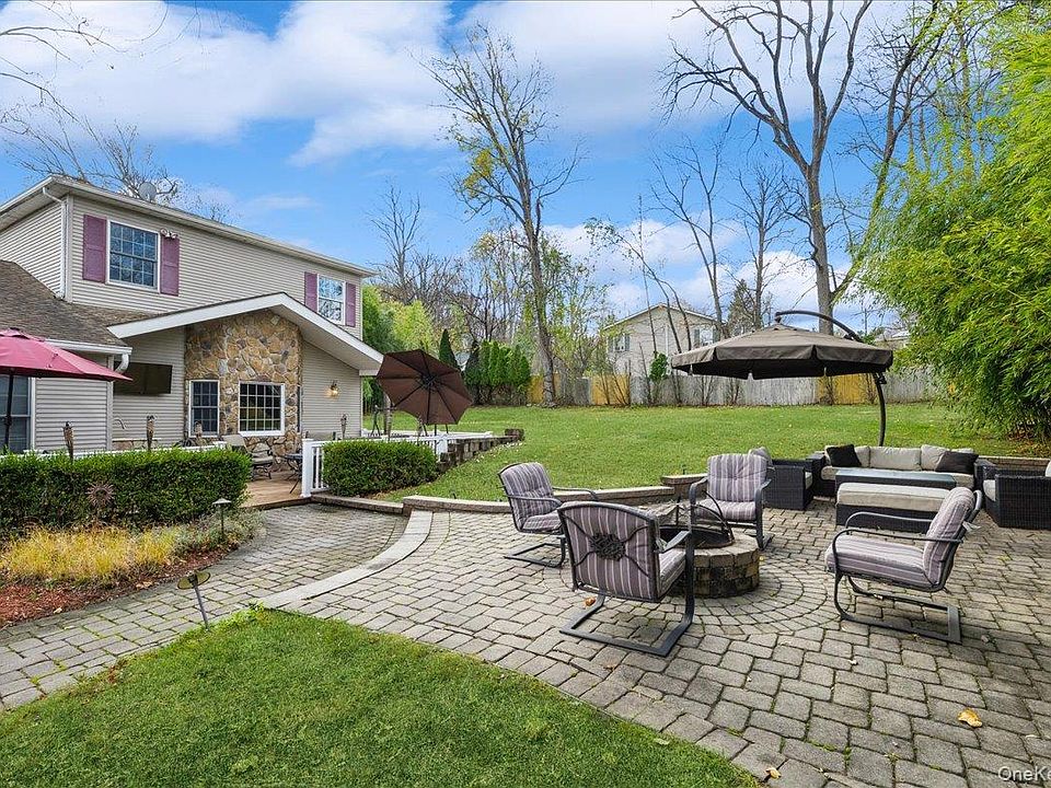 1st image of 25 Foxwood Road