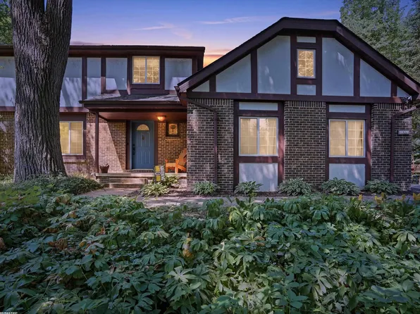 23011 Gill Rd, Farmington Hills, MI 48335