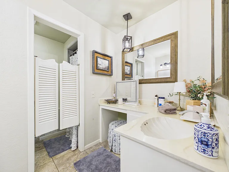 5501 Seymour Hwy — Photo 13