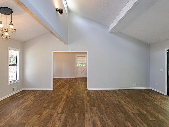 4th image of 175 Little Brook Dr