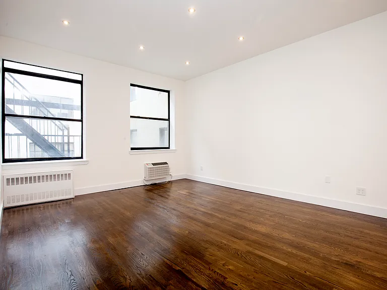 27 W 16th St #5J — Photo 1
