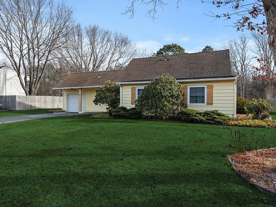 1st image of 45 White Pine Way