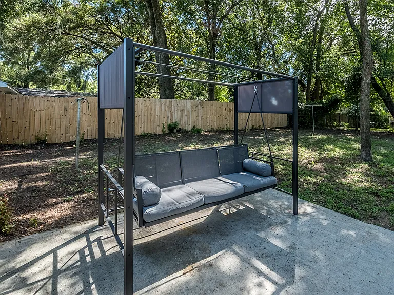 5057 Walker St — Photo 36