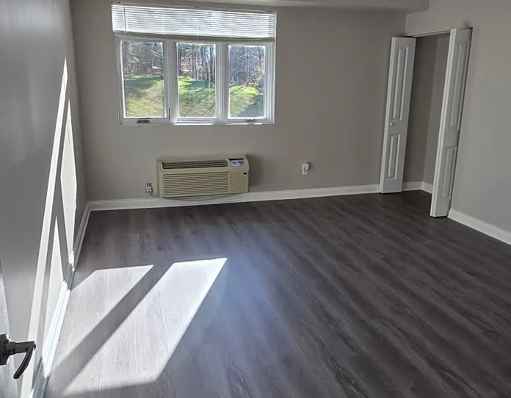 685 W Broadway #7D — Photo 6