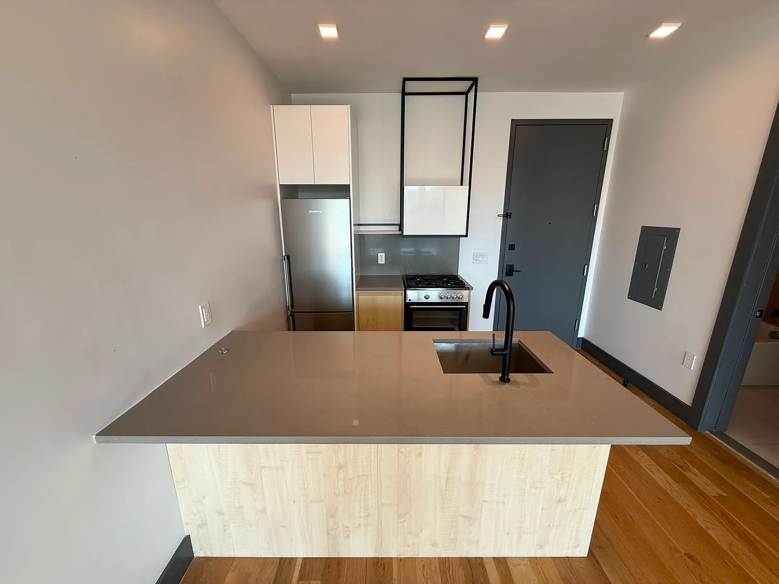 426 Arlington Ave — Photo 4