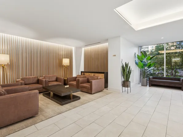 70-25 Yellowstone Boulevard image 9 of 18