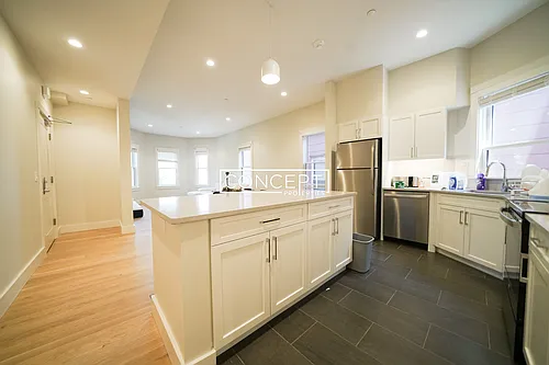56-58 John F Kennedy St #4 Photo 1