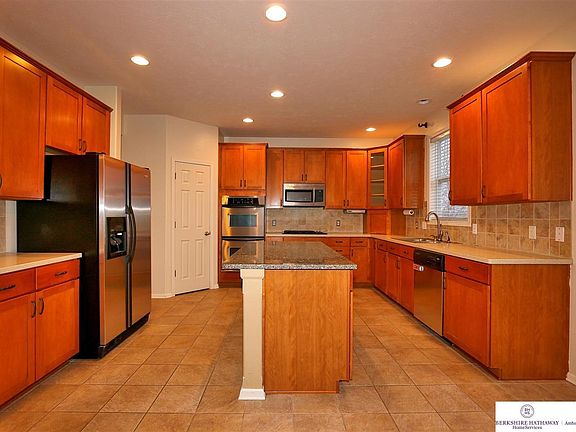 5th image of 15811 Stony Cir