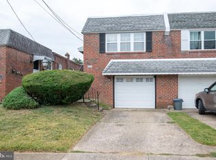 9620 Chapelcroft St, Philadelphia, PA 19115