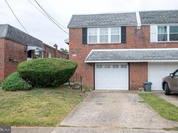 9620 Chapelcroft St, Philadelphia, PA 19115