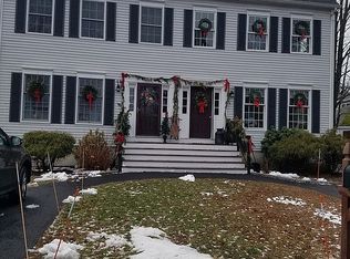 15 Sawyer St, Merrimac, MA 01860