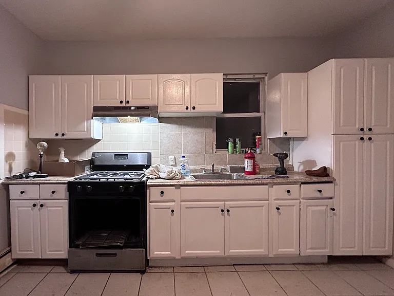 Kitchen with plenty of cabinets