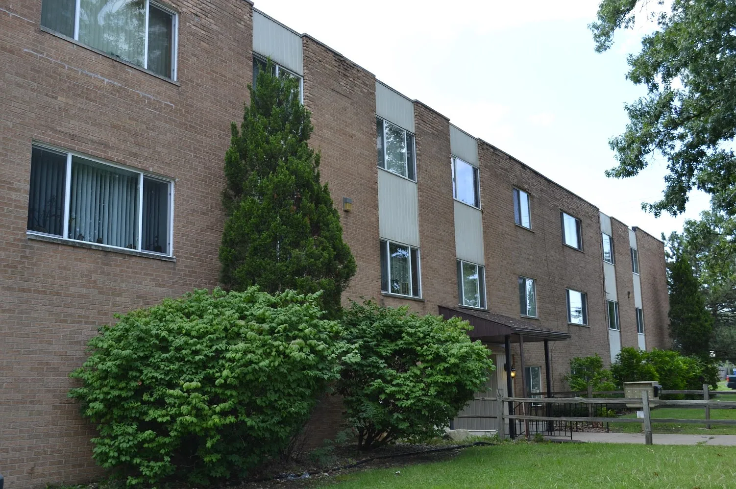 Superior Apartments — Photo 3