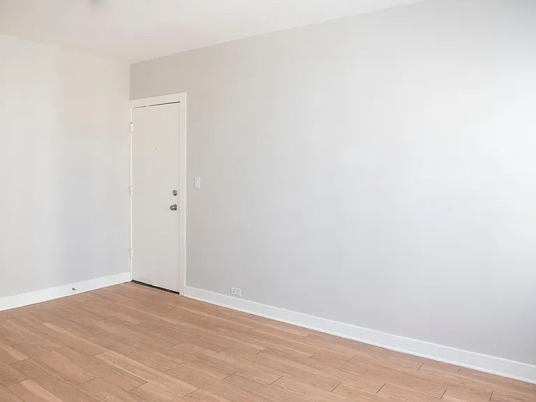 511 W Belmont Ave #32 — Photo 5