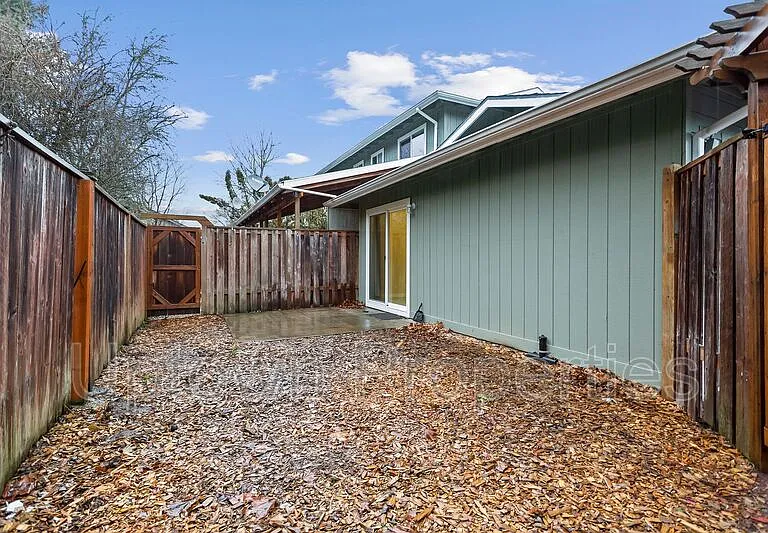 17354 Merlo Rd — Photo 28