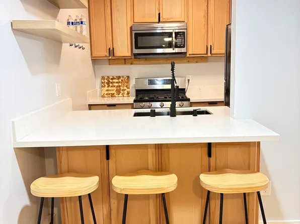 1611 Hotel Cir S, San Diego, CA