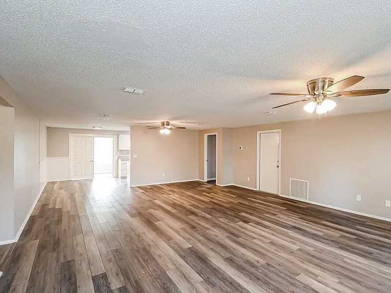 2891 Gatling Blvd — Photo 4