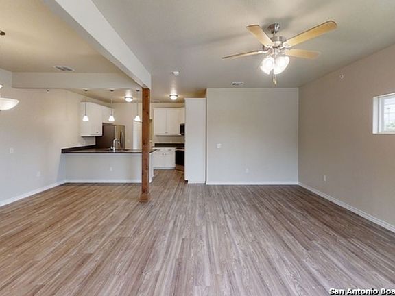 1070 E Cedar St APT B, Seguin, TX 78155 | Zillow