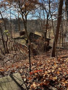 360 Lakewood Gardens Rd, New Castle, PA, 16105