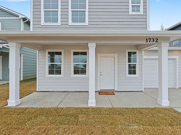 2nd image of 1732 S Goebel St