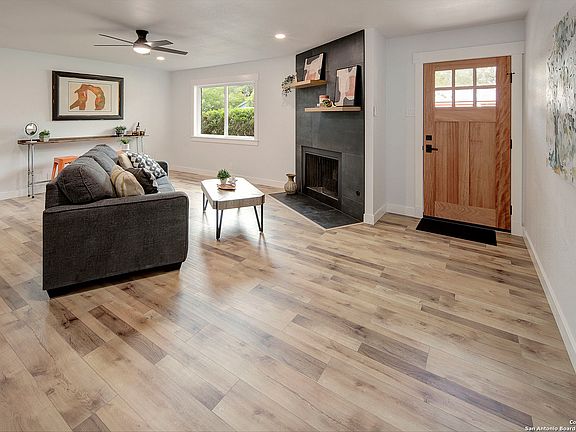 3rd image of 2714 Floral Way