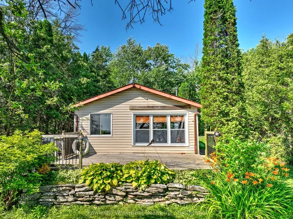 129 McCrackin Ave, Kawartha Lakes, ON L0K 1W0