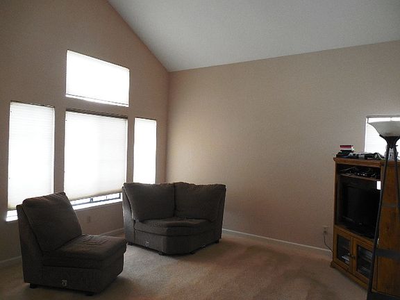 2nd image of 1660 Meadow Lark Ln