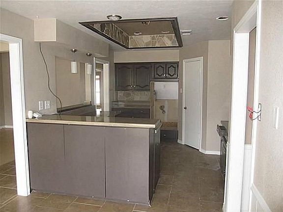 3rd image of 6926 Dove Creek Dr