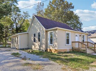 530 E Edwards St, Litchfield, IL 62056