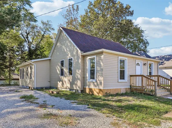530 E Edwards St, Litchfield, IL 62056