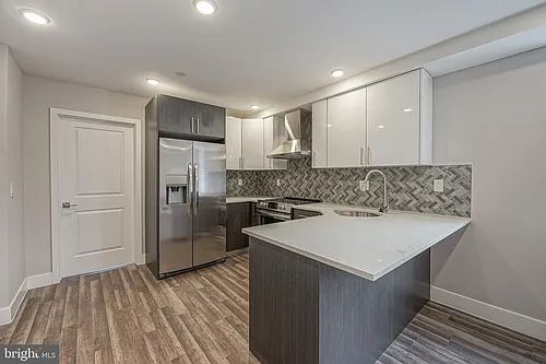 1070 N Front St #B Photo 1