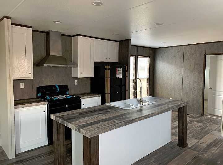 2nd image of 826 Hope Ave
