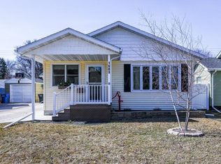 1609 5th St S, Fargo, ND 58103