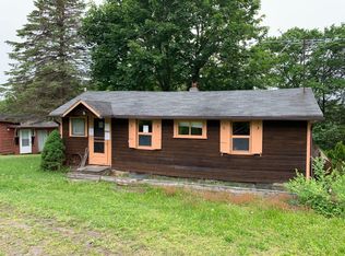 131 Circle Ln, Greentown, PA 18426