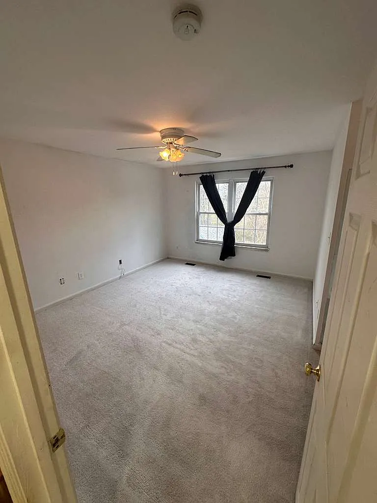 10159 Forest Hill Cir — Photo 2