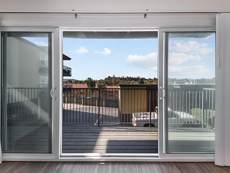 228 Las Flores Dr #15 — Photo 7