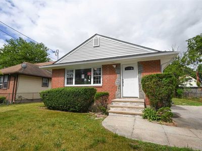 223 Brook St, Westbury, NY, 11590