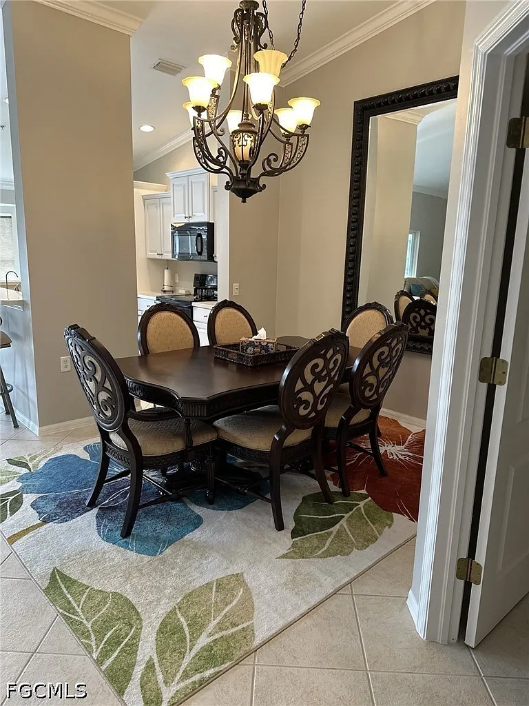 2 bed, 2.0 bath, 1400 sqft, $7,000 — Photo 3