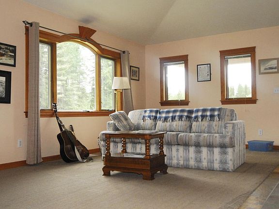 3rd image of 305 Klein Ln