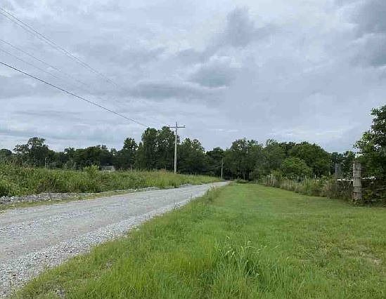 Exterior Neighborhood (street photo)