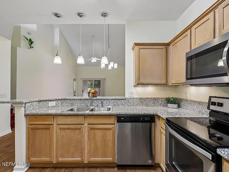 2426 Old Pine Trl — Photo 12
