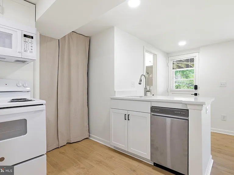 414 Madison Ct SE — Photo 14