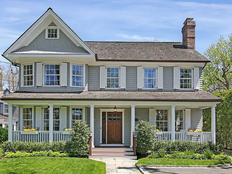 328 Sound Beach Ave — Photo 1