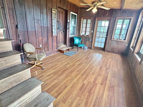 4th image of 1605 Oubre Ln
