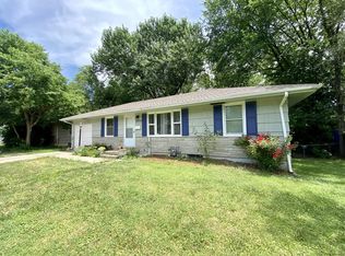 10203 Hillcrest Rd, Kansas City, MO 64134