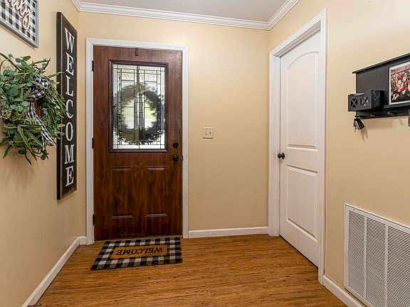 5th image of 305 Noah Ln