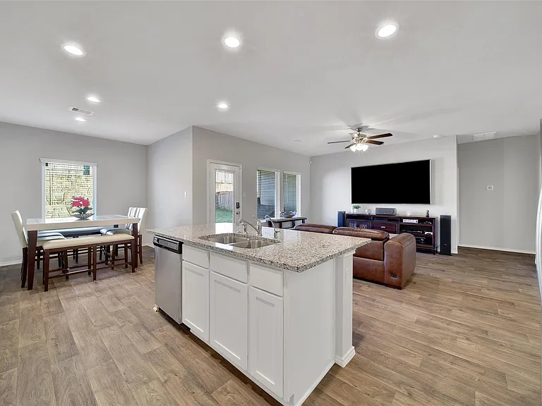 13854 Rock Island Trl — Photo 8