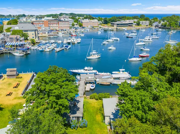 14 School Street, Woods Hole, MA 02543