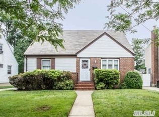 67 Northridge Ave, Merrick, NY 11566