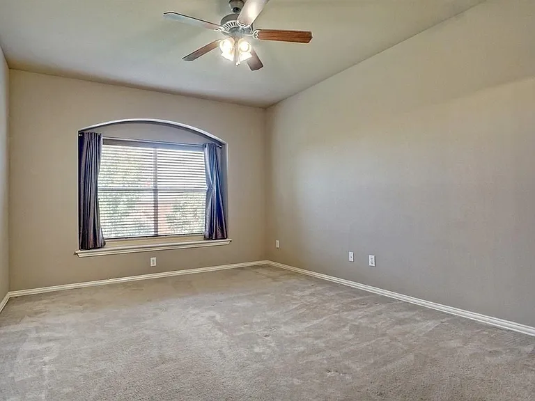 4561 Grassy Glen Dr — Photo 3